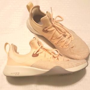 Women's Pink Nike Elite T2 Size US9